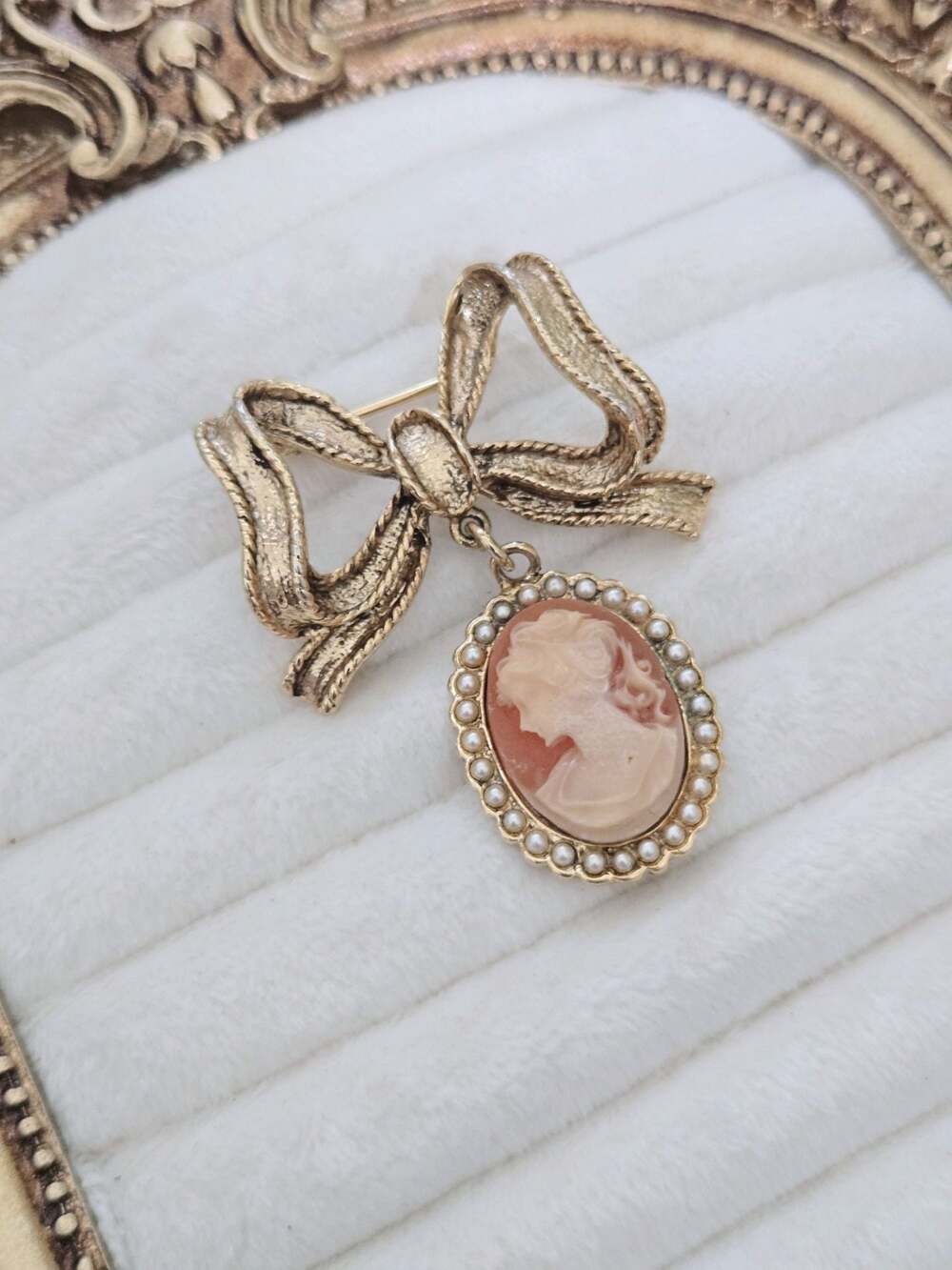 Vintage Cameo Brooch Gold Tone with coral and pink ornate design